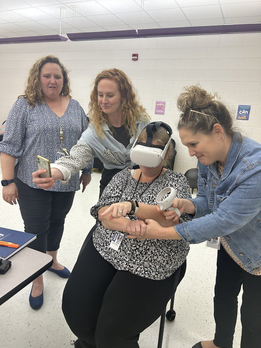 Kelly Stephenson tweet media