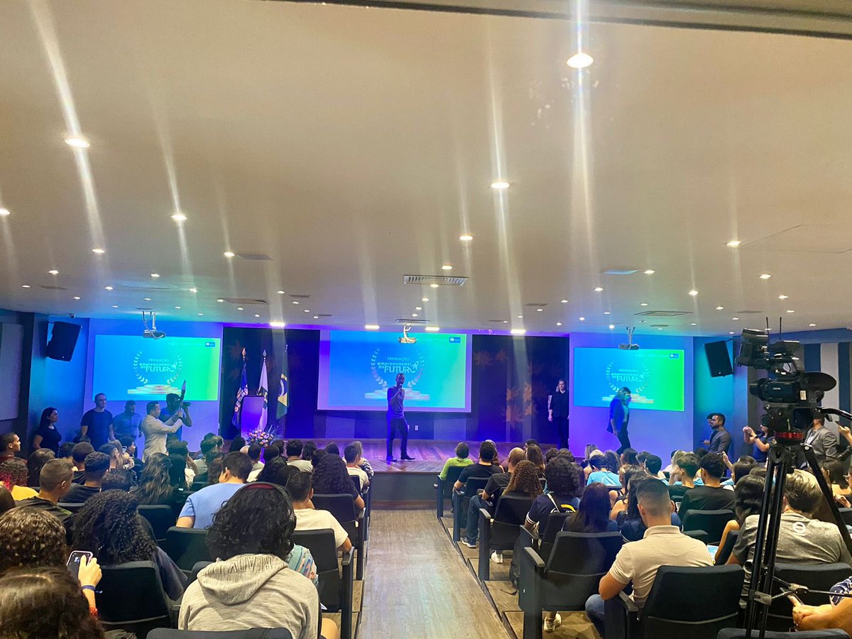 sebraenodf's tweet photo. 700 estudantes matriculados no Ensino Médio em Tempo Integral (EMTI), foram responsáveis por elaborar projetos que transformassem a escola ou a comunidade na qual estavam inseridos. 💙
#SebraenoDF #EmpreendedorDoFuturo #EducaçãoEmpreendedora #Empreendedorismo https://t.co/gsUpacv8kq