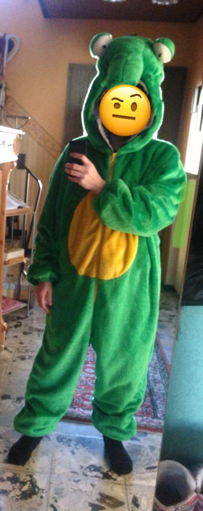 Heute wurde ordentlich Karneval in der Schule gefeiert und Party gemacht!
Mein Kostüm war mal seit langem mal wieder passend zur Krokodilklasse 😉🐊

#karneval2023 
#Weiberfastnacht