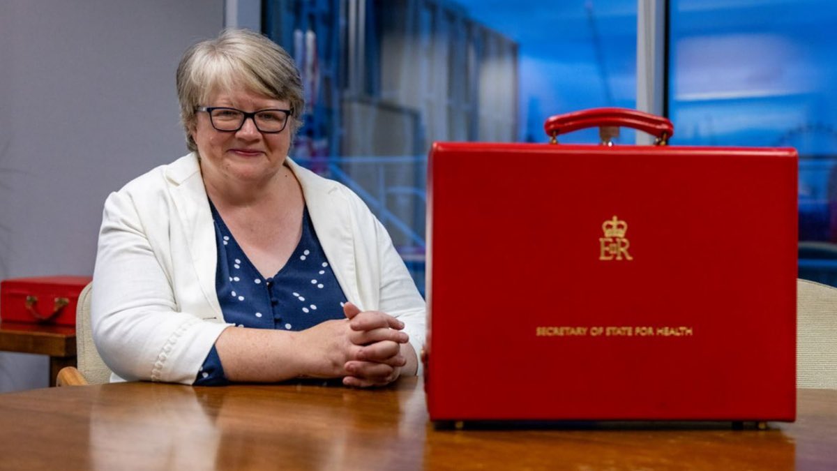 YOU will be ecstatic to hear that Thérèse Coffey has decided to increase YOUR energy bills by another 40% this April.

🔴RETWEET if you are think this is unfair.