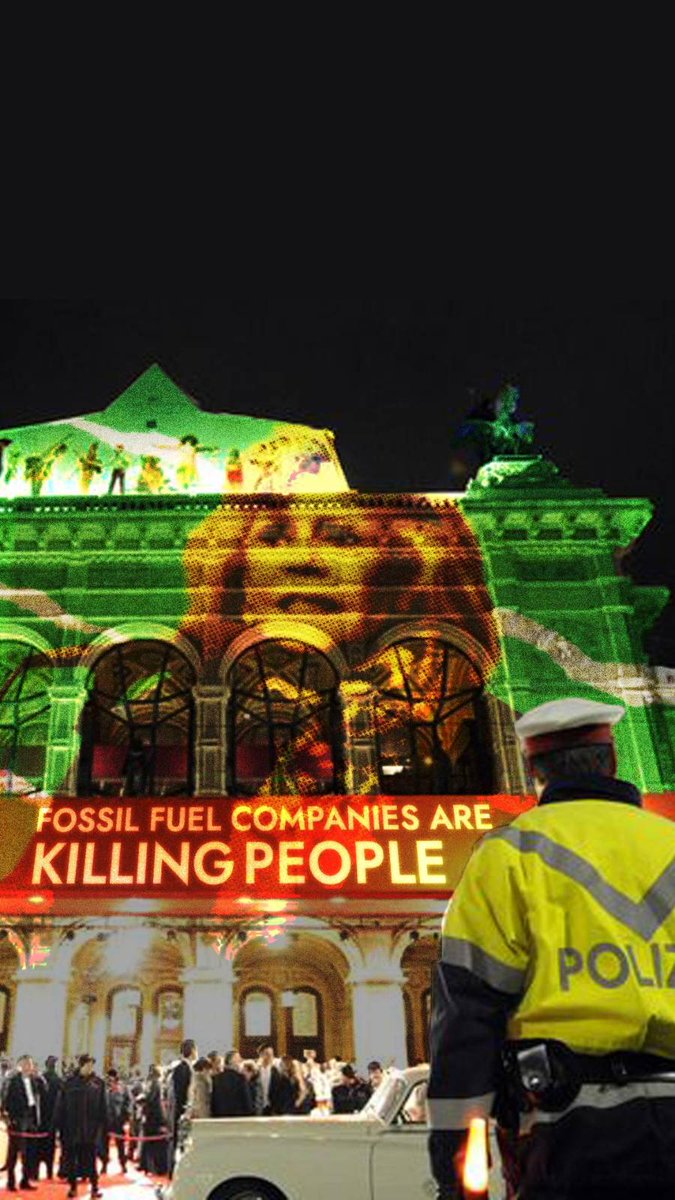 ViennaForFuture's tweet image. 🔥 Will you dance or will you protest with us, @Janefonda?

Tonight high society is dancing at the #Opernball while our planet is on fire. In Austria the richest 10% cause 4 times more CO2 than the poorest 10%. We need to bring climate justice to the world's unjust ballrooms 🌎📣