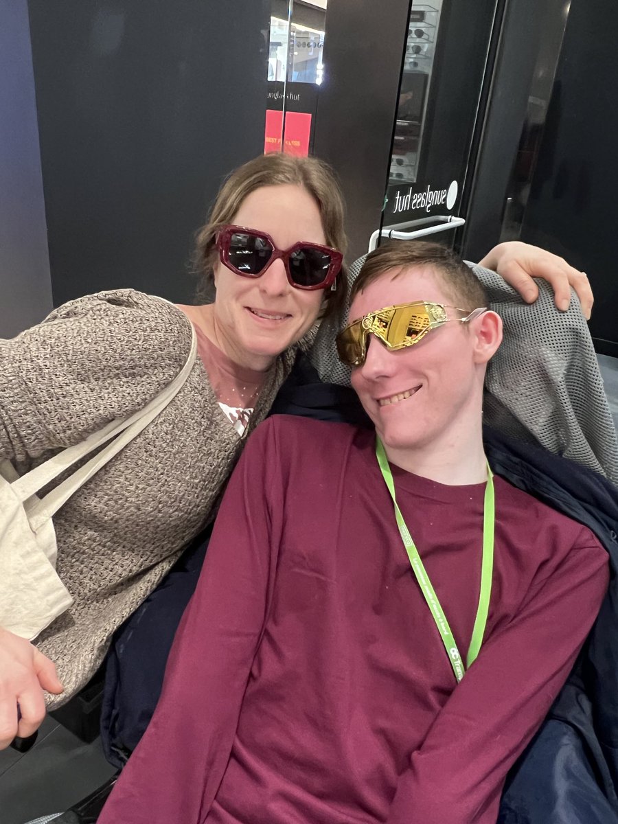 MTH D.E. Class tweet media