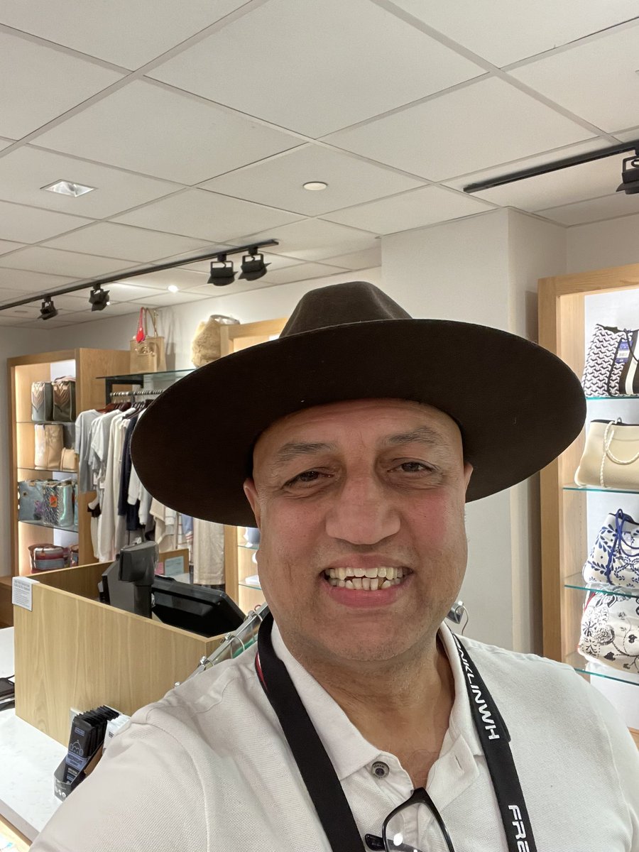 mo khan tweet media