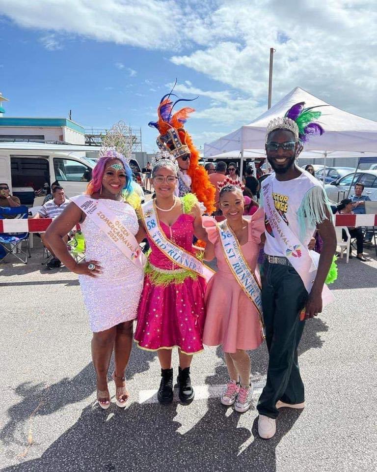 Queen Ana en King Kevin say hi to all of you 👋🏽 from #aruba #carnaval 👑
Royals meeting Royals, what else? Apetrots zijn we op Kevin Kenrick Eduardo Junior Gumbs en 
Ana Maria Lugo Tromp  👑