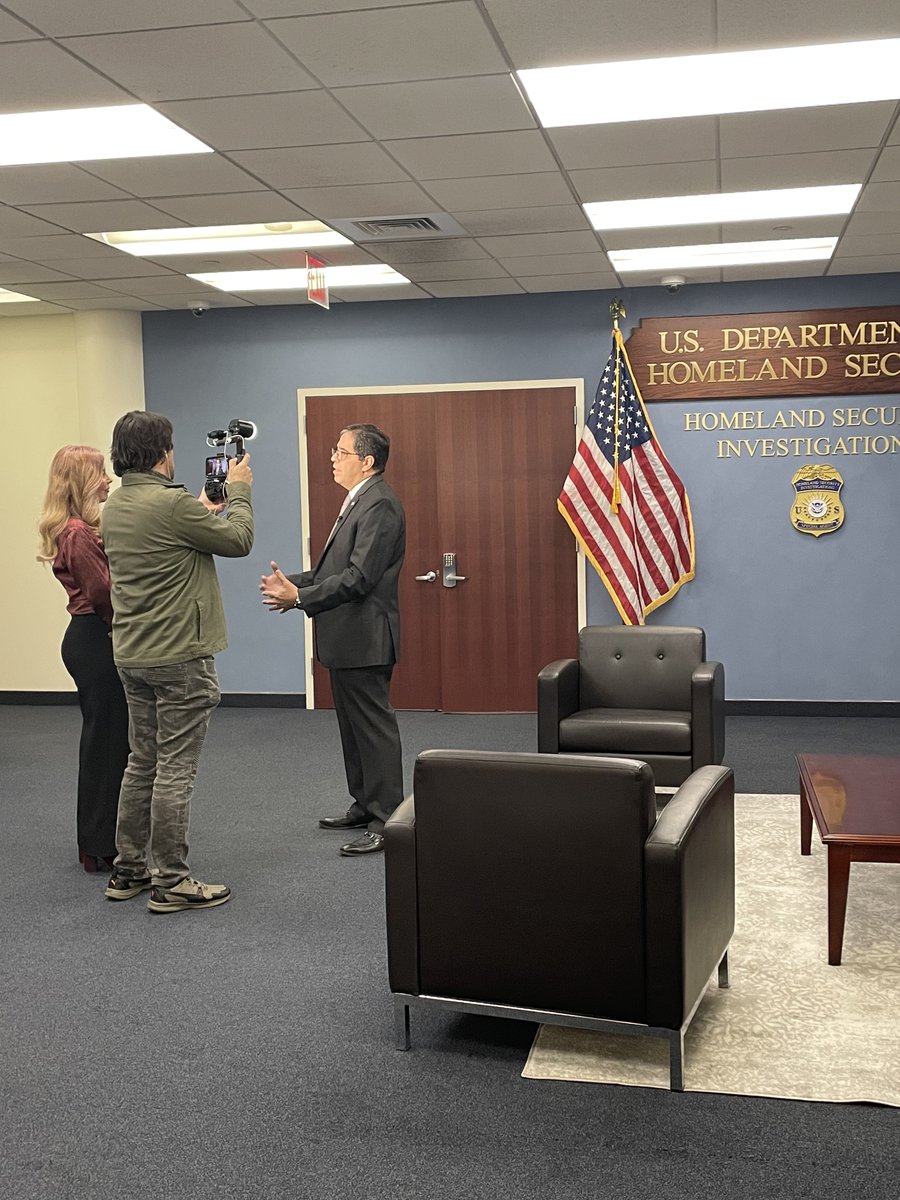 HSINewYork's tweet photo. “Speak up!” HSI New York SAC Arvelo calls on the community to raise their voice-encouraging engagement with HSI in furtherance of public safety partnership, during a recent interview with @univisionNY.  #StayVigilant #SafetyFirst 

 https://t.co/pdNhLNHqY1 https://t.co/407fM3vX0E