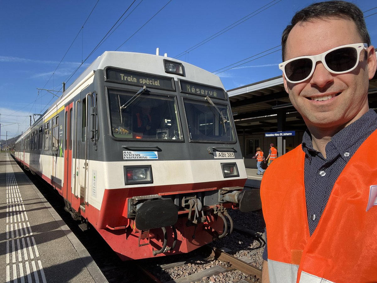 ChrisGlaettli's tweet photo. Me and a train. Train can drive #ATO. Today we had #GoA2 somewhere in Switzerland. Love these Technical visits of #IRSE. cc @IRSEMain https://t.co/NzZ3YAjBLF