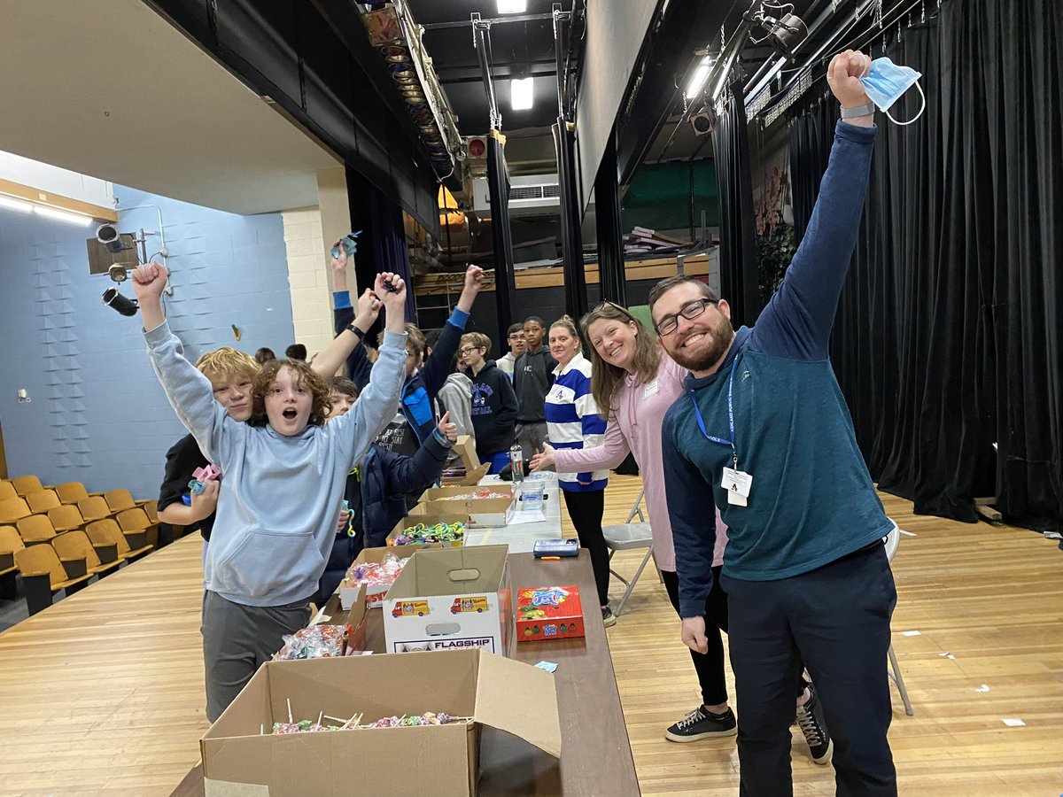 AshlandPto's tweet photo. Clocker cash At AMS!  Rewards for good behavior https://t.co/zMd8LgOmMj