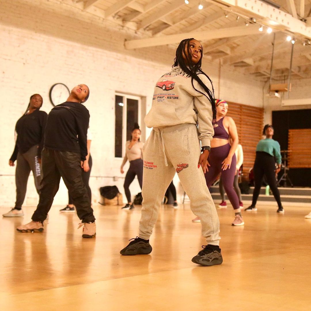 GatheringSpots's tweet image. TGS L.A.Members showed us their moves in a dance class led by professional dancer and choreographer @queenfu. Swipe through for some of our favorite moments. #TBT #membermoments
