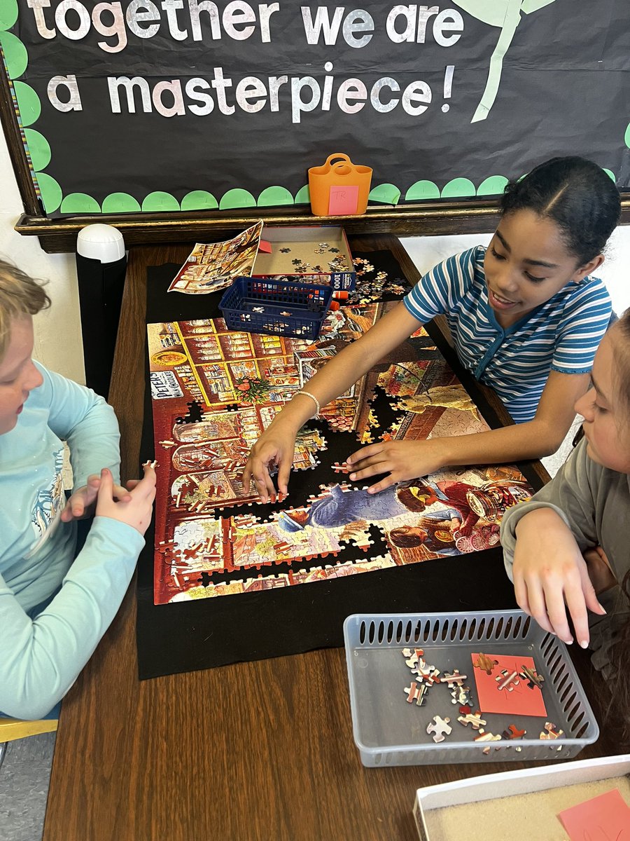 beccanson's tweet image. 5th Grade celebrated their 1,000th day of school today!!!!!