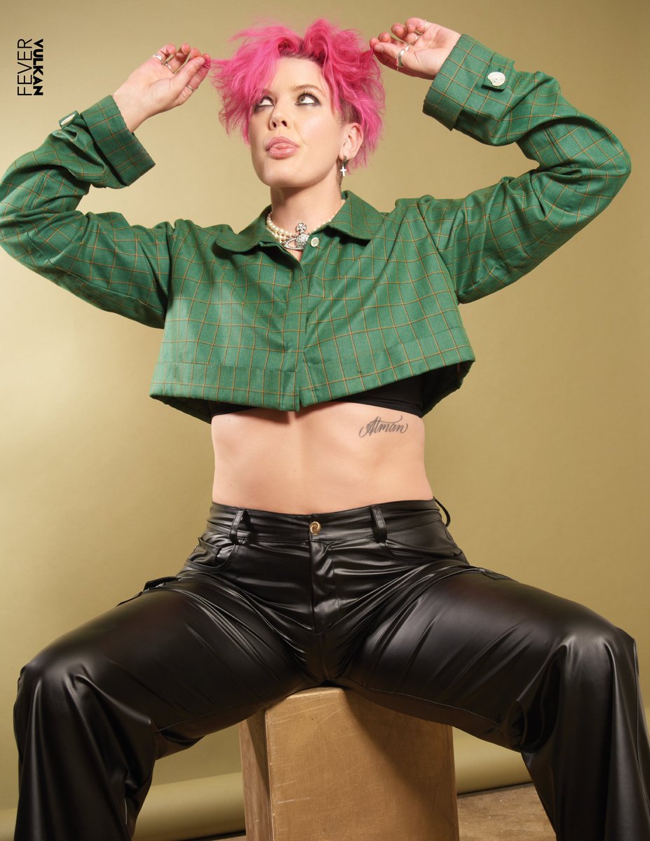 BettyWho's tweet photo. THE PUNK EDITION 🧷 put me in your magazines look how photogenic i am! 📸📇

Betty Who for Vulkan Fever: https://t.co/FUQxbXokVu

#vulkanmagazine #vulkanmag #bettywho #vulkanfever #ryanjerome https://t.co/c2fxCRGG9m