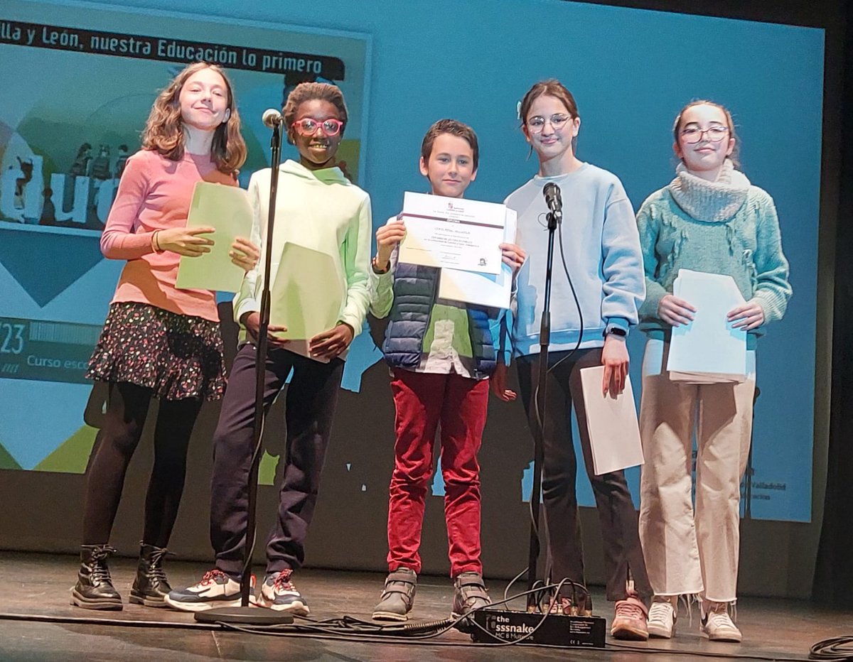 Minimonituca's tweet image. Un aplauso enorme al equipazo 💪de lectura @CeipElPeral  titulares y suplentes viviendo, compartiendo, experimentando el arte de leer y comunicar ¡Enhorabuena a los ganadores! Nosotros seguiremos aprendiendo @cfievalladolid @educacyl #LecturaCyL