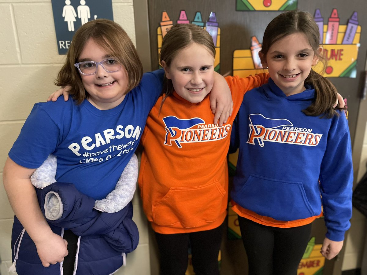 MrsStrain2's tweet photo. Twin/triplet Day @SLCSpearson! https://t.co/bPANkAcKD7