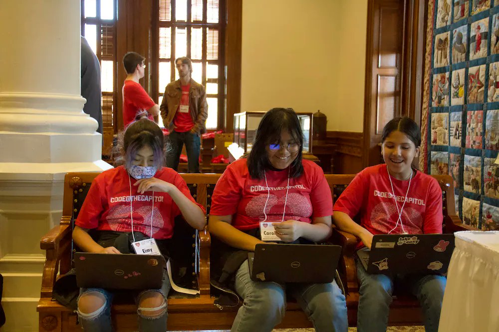 weteachcs's tweet photo. @weteachcs was proud to support the #CS4TX’s Code@theCapitol event on Feb. 14 featuring 35 students from school districts throughout Texas presenting #computerscience projects to members of the #txlege. https://t.co/9Nt2yZSucK