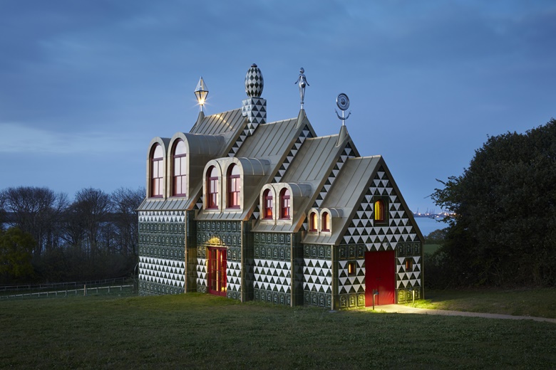 Chimni_Wiki's tweet image. First up is 'A House For Essex' - a fairytale-inspired Essex holiday home by architecture studio FAT and artist #GraysonPerry. It serves as a 'shrine' to the fictional character Julie Cope created by Perry. #HouseHistoryHour #ConceptArchitecture