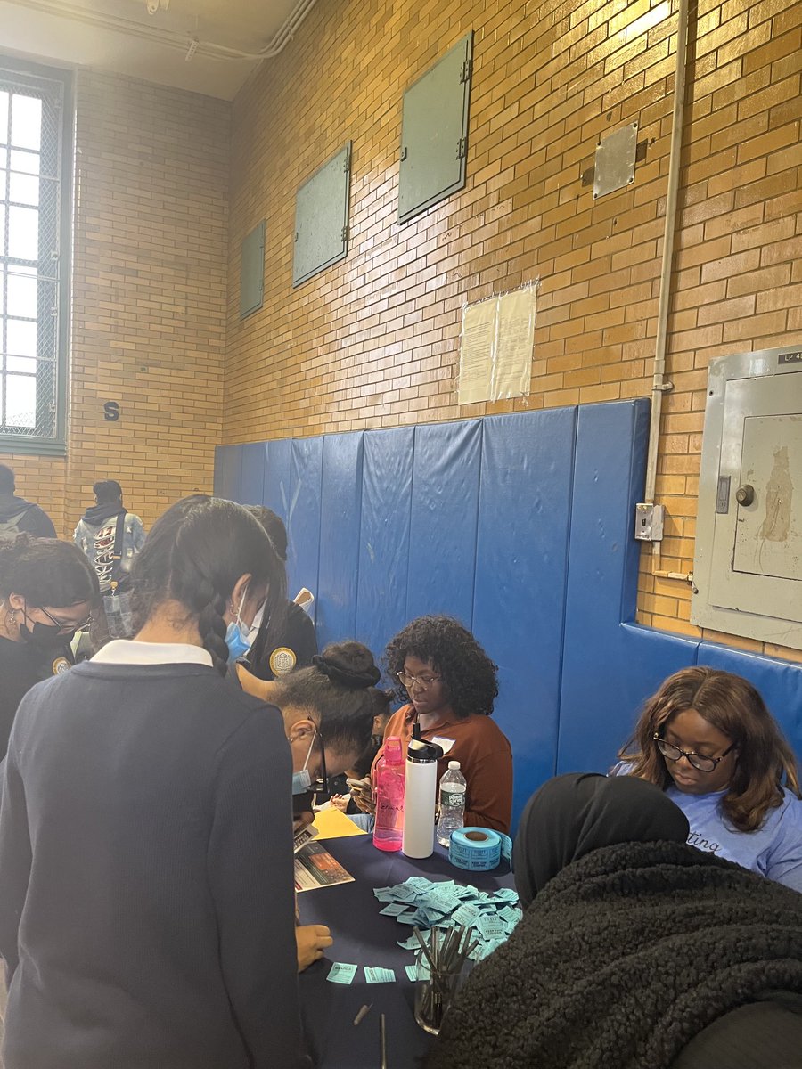 StudentLeadNet's tweet photo. Folasade & Kristen from our Girls’ Ed team hard at work signing @TYWLSBronx students into the Summer Enrichment Fair this afternoon!
#GirlsEd #GirlsEducation #Staff #SLNetwork https://t.co/tPelrKwuFI