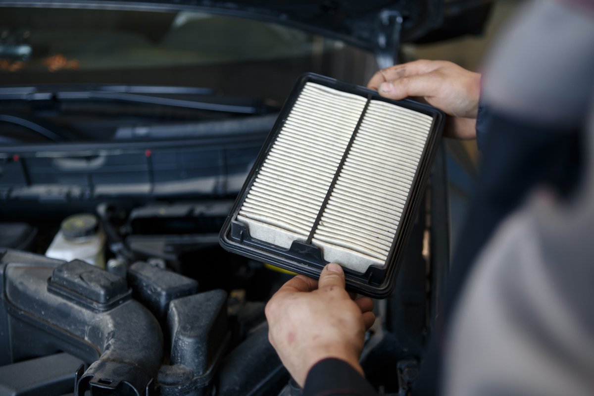 LochmandyMotors's tweet photo. It's important to change your car's air filter and keep its engine running cleanly! Stop by today so we can take a look. https://t.co/QMEVecZO9v