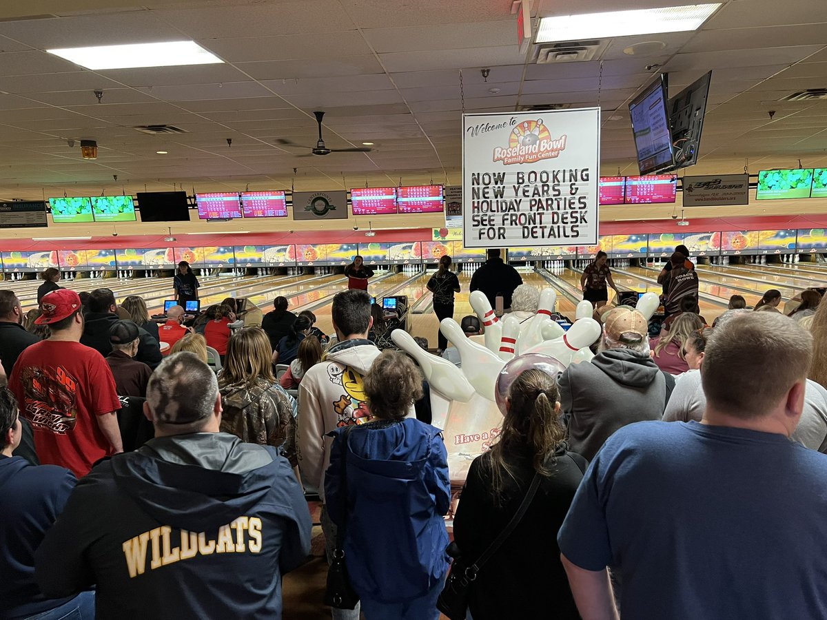cbrownmwcsd's tweet photo. Standing room only for @WhitmanBowling @MWWildcats girl’s bowling Sectionals. Go Wildcats! https://t.co/KCqQiseC4J