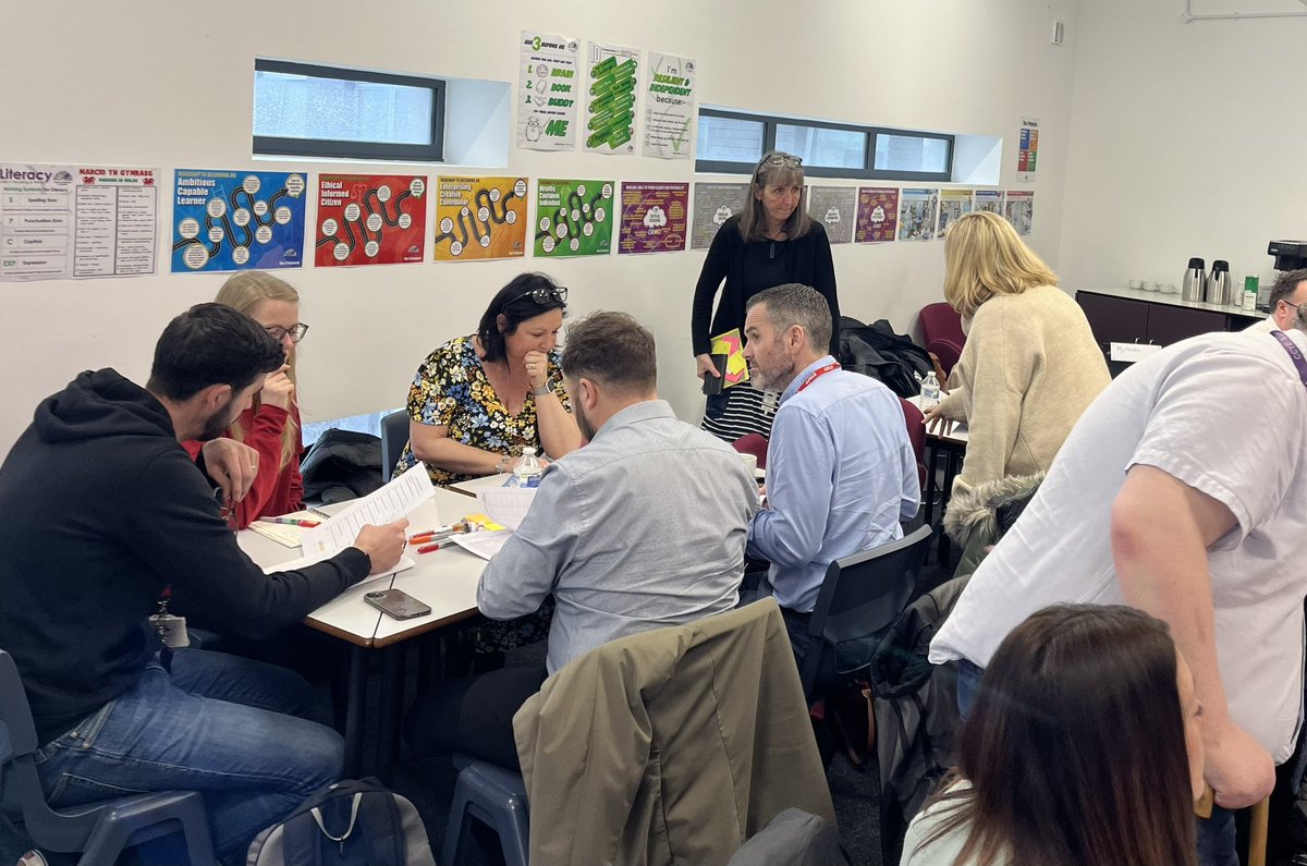 PerformandGrow's tweet photo. With @KatePsychol exploring data & insights at @CCYD_school #awholeschoolapproachtoemotionalandmentalwellbeing Such commitment & curiosity! 🙏🏼😀@BlaengarwP @BryncethinPS @brynmenynschool @caerauprimary1 @CwmfelinP @GarthPrimary @LlangynwydS @MaestegSchool @NantyffyllonPS https://t.co/nXJgWNUINU