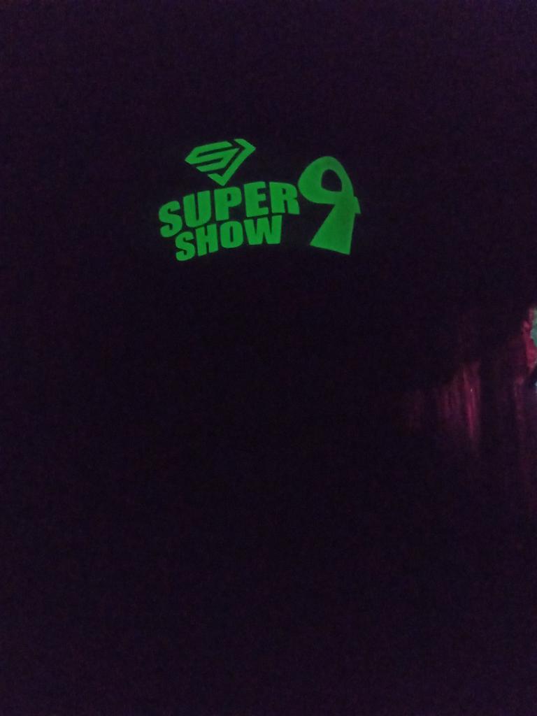 lee_iram's tweet photo. Tengo la enfermedad del postconcierto y me negaba a qué fuera real, me pasó lo mismo en los otros super show, se me había olvidado como se siente... Realmente feliz pero triste (me entienden pues)
#superjunior #supershow9 #mexico https://t.co/a86UQ7wQvk