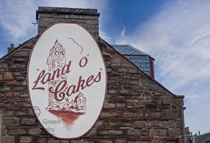 MagdalenGreen's tweet photo. Doe this #dundee #ThrowbackThursday image ring a bell with anyone #landocakes #dundeecake @dundeecity #stobswell #scotland @VisitScotland https://t.co/mywMWYi5xB