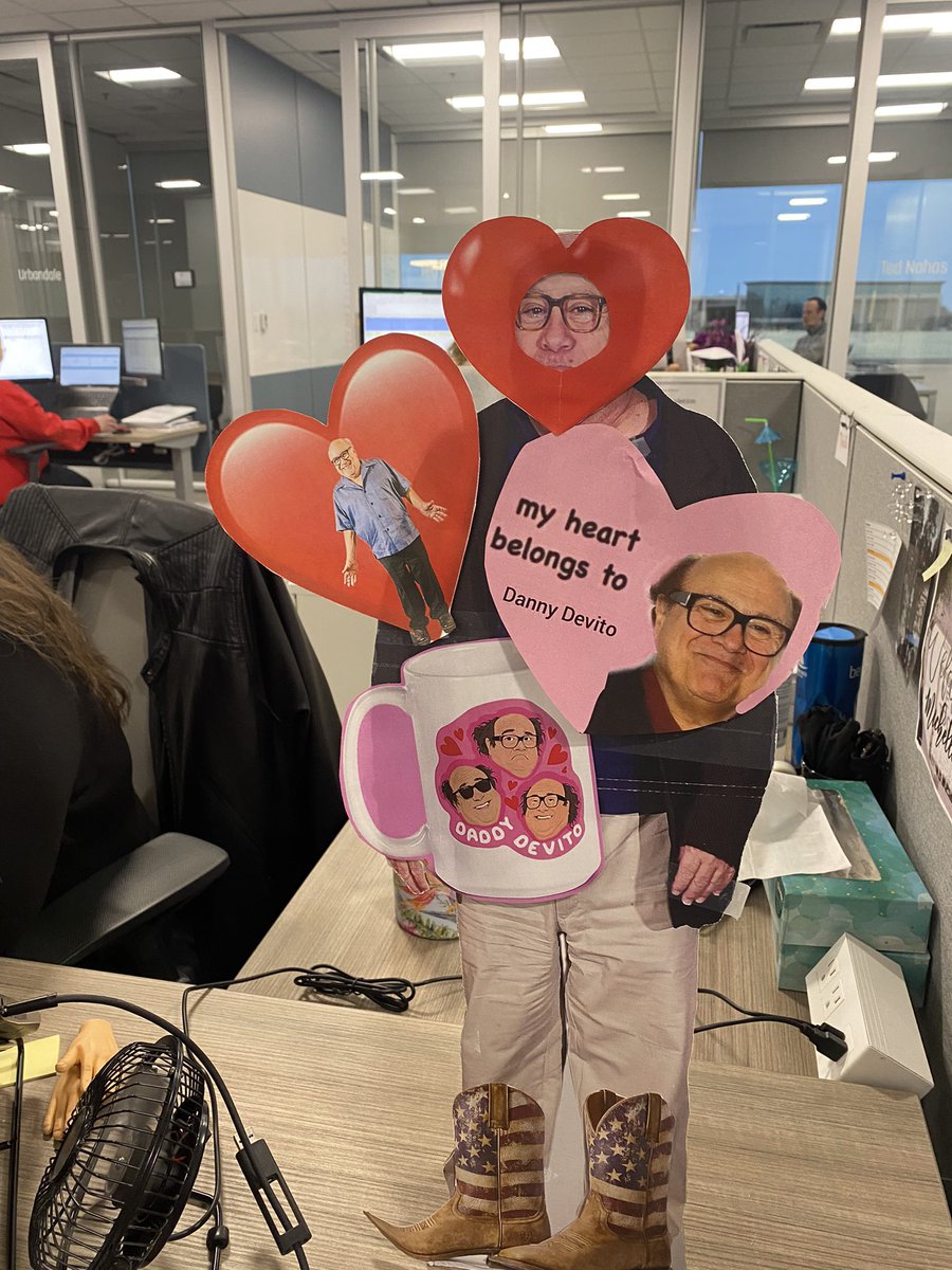 rsetse_tse's tweet photo. Day 5 of getting @DannyDeVito to comment 💕 https://t.co/925MbOXr75