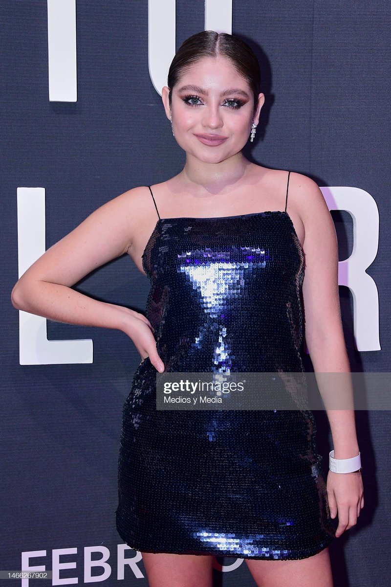karolwedit's tweet photo. REINAAA @karolsevilla https://t.co/VIHlyM1AVw
