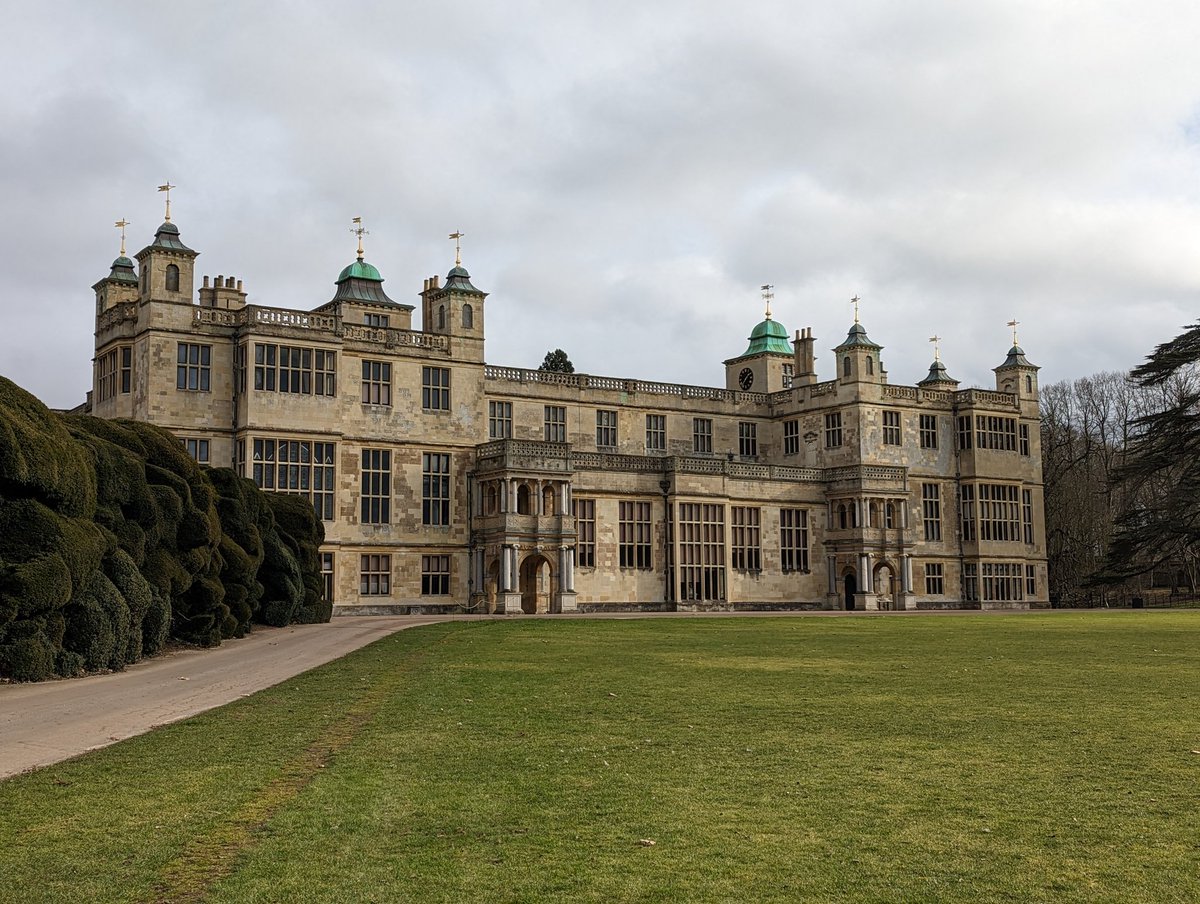 AspireEditorial's tweet photo. Dusted off the #EnglishHeritage pass and spent an afternoon at Audley End House and Gardens. Put it on your half term list. Lots to look around and huge grounds to let the kids run off steam.
#AudleyEnd #History #halftermfun https://t.co/FnIQxnZijF