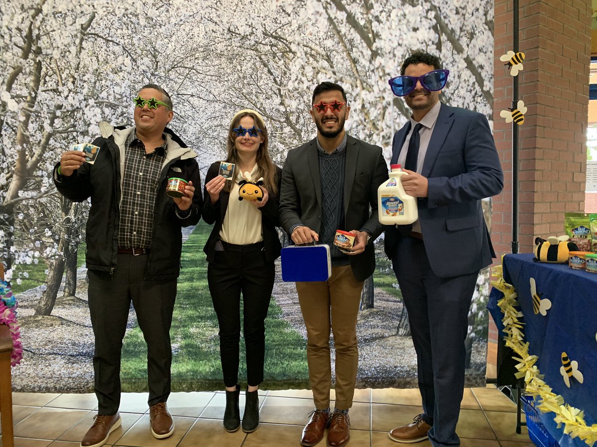 aliciarockwell's tweet image. Great fun and support from @AngeliqueAshby staff celebrating #NationalAlmondDay #GimmeBlueDiamond #CALeg