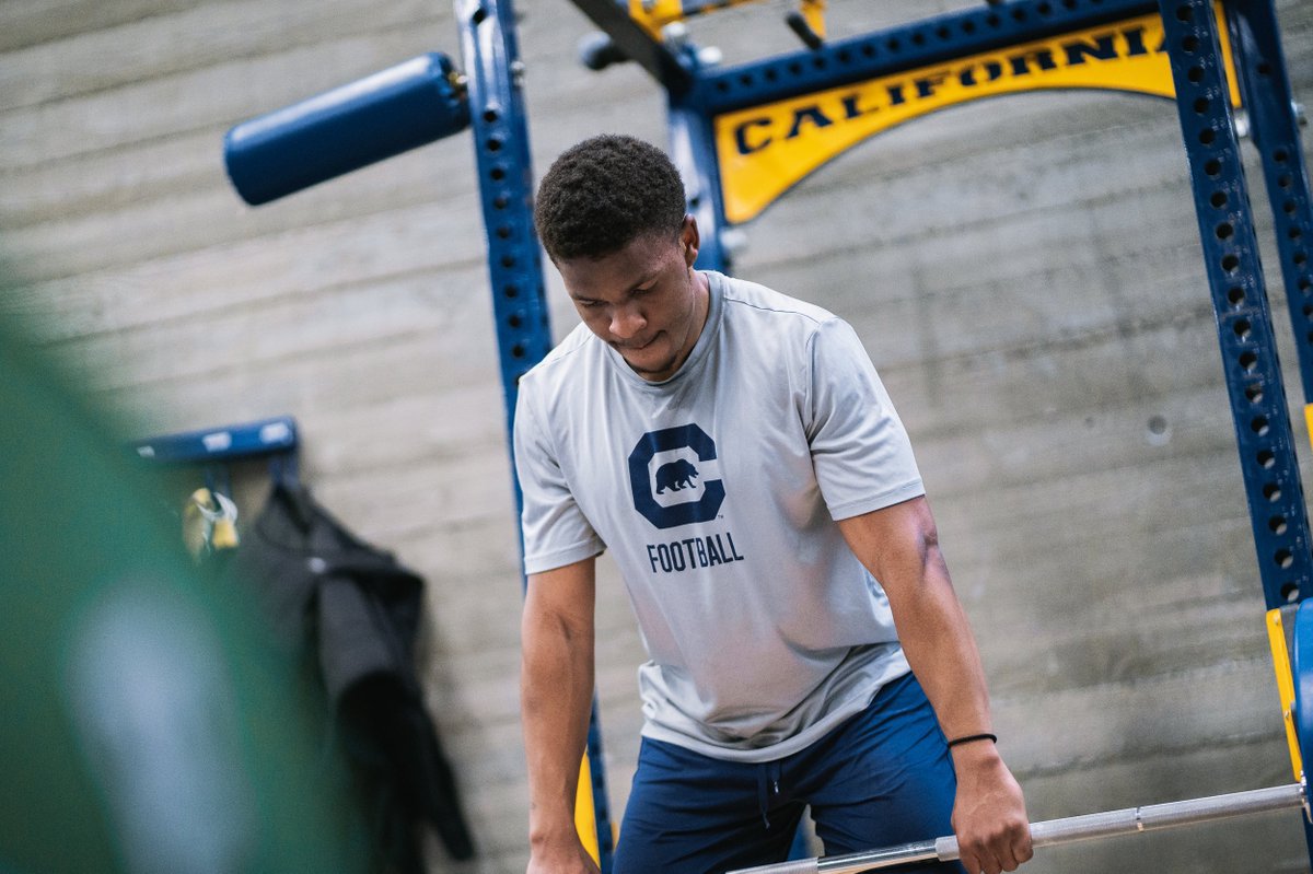 CalFootball's tweet photo. Stackin’ days ⛓️ https://t.co/WZ5usIfZH3