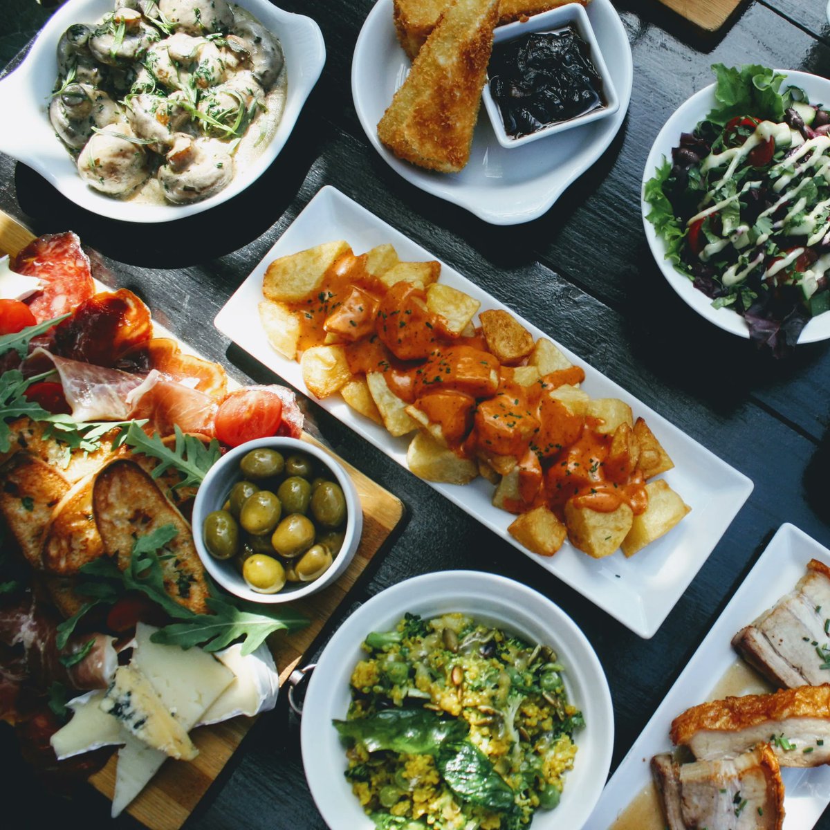 Throwback to a Summer dinner table you definitely want a seat at! 

#throwbackthursday #tbt #summer #ibiza #tapas #tapasibiza #sharingfood #lafincaescondida #homemade #greatfood #madewithlove #toshare #seatatthetable #pullupachair #friends #family #sharing #happiness #foodies