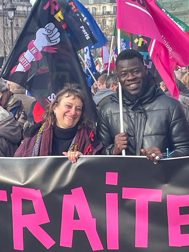 Ce #16fevrier on est toujours là ! 
✊🏼✊🏿✊🏽
📢 les jeunes dans la galère, les vieux dans la misère,
📢 de cette société là, on n'en veut pas !

Et face à ce gouvernement sourd, on prépare la grève générale le #7mars et après 🔥