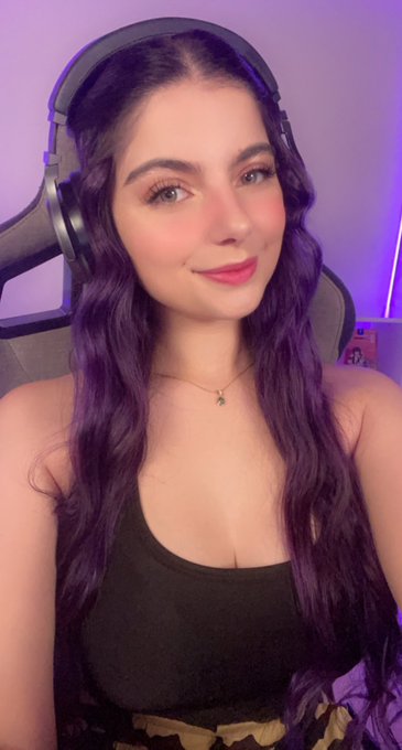Directo muy temprano ❤️ https://t.co/kiX9h39U04   Vengan r&aacute;pido que hoy me voy temprano tambi&eacute;n porque