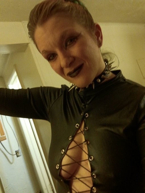 Going live on onlyfans with a partner tonight @ 6pm! https://t.co/T7CJZ3onq3<a href="/tag/merightnow"class="tags"><span>#merightnow</span></a><a href="/tag/newtatoo"class="tags"><span>#newtatoo</span></a><a href="/tag/onlyfansgirl"class="tags"><span>#onlyfansgirl</span></a><a href="/tag/onlyfanspromo"class="tags"><span>#onlyfanspromo</span></a>