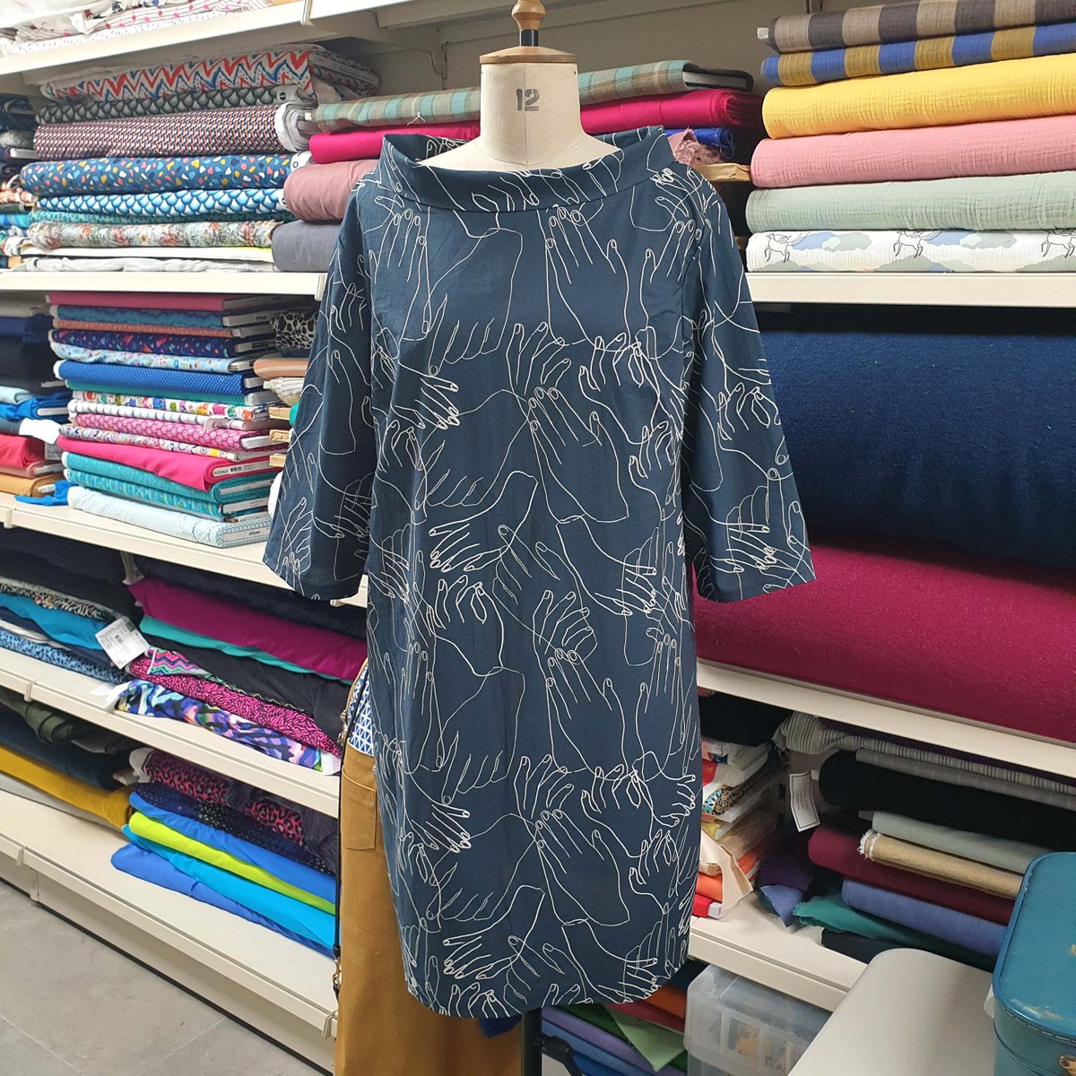 Clare has mainly been focusing on stretch garments since joining the dressmaking classes. Her first woven dress included an invisible zip, stand collar and french darts. I think it has come together really well. #dressmakingclasses #sewyourclothes