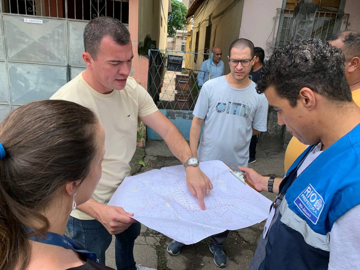RafaelAloisioRJ's tweet photo. Com a equipe técnica da RioÁguas (prefeitura) nas vistorias de pontos críticos de alagamento nos bairros Méier, Cachambi e Higienópolis. Seguimos no apoio a moradores e comerciantes
#Meier #Cachambi #Higienopolis #VereadorRafaelAloisioFreitas #RiodeJaneiro #OTrabalhoNaoPara https://t.co/IeYauJY8A7