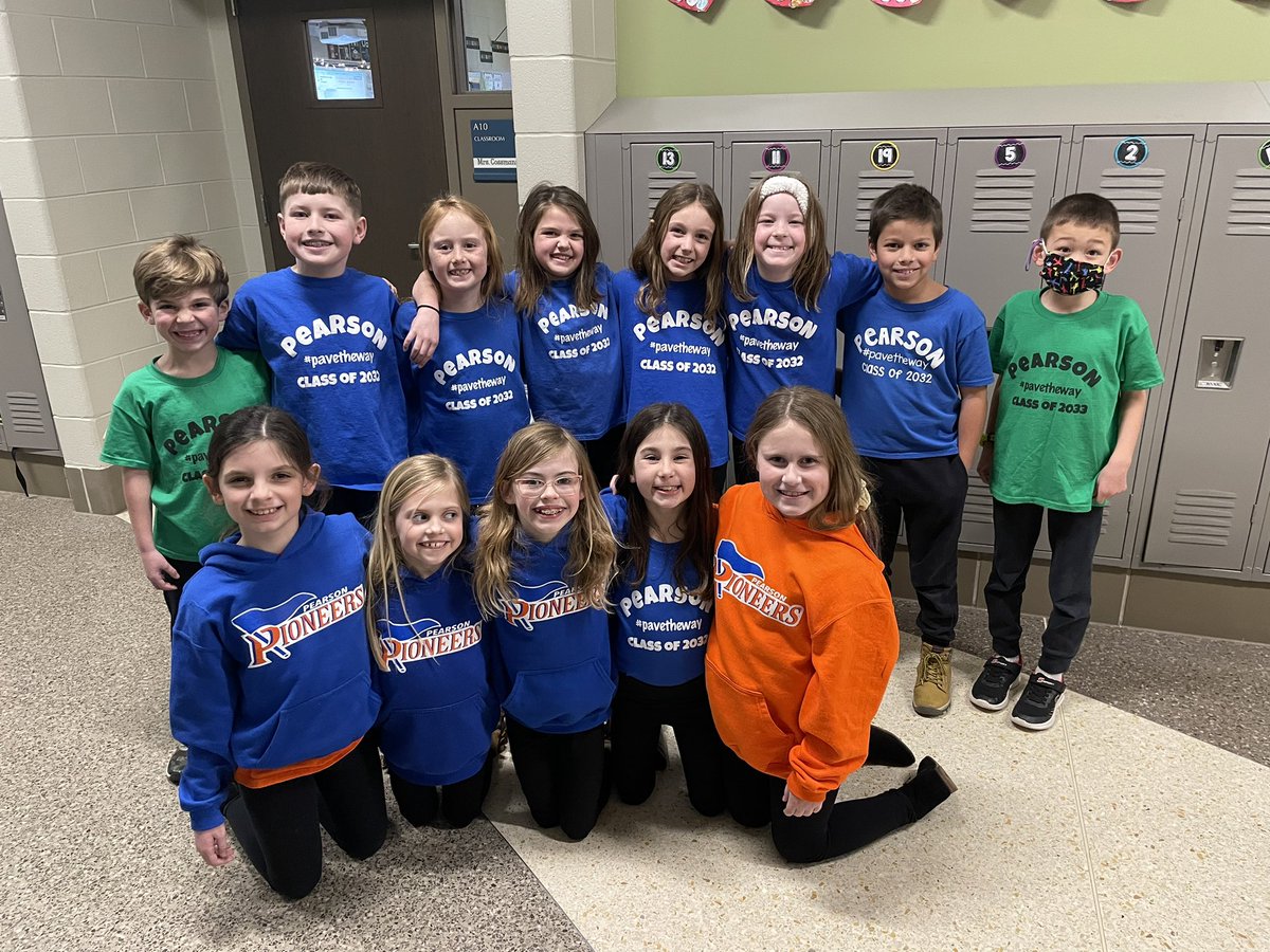 MrsStrain2's tweet photo. Twin/triplet Day @SLCSpearson! https://t.co/5VQxGVFbim