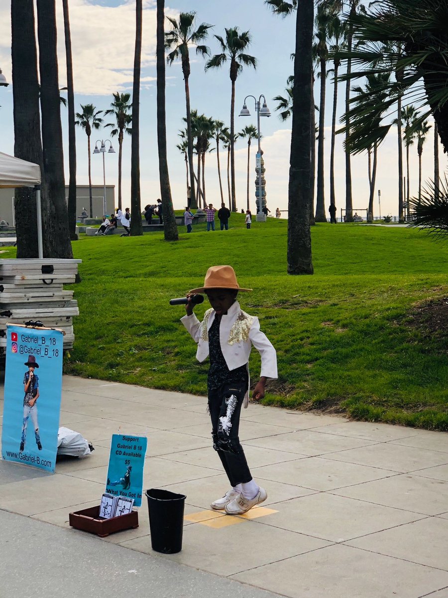 Good Evening Friends 
Pic:Star at Venice Beach #LosAngeles 
Clicked : Jan’20

#California #NFTCommmunity #ThursdayWisdom #Trending