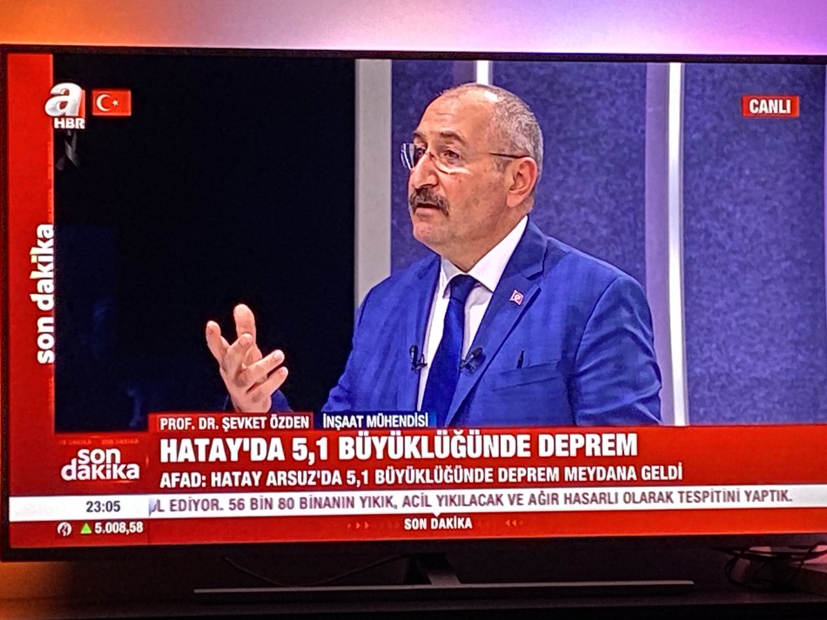 omer_atvur's tweet photo. #hatayafad #hataydeprem #AsrınFelaketi Hatayda artçı sarsıntı yaşandı 5.1 büyüklüğünde hasarlı binalara girmeyelim lütfen! https://t.co/HgsAYEnZNj