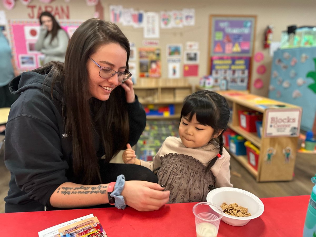 nurturedelc's tweet photo. ⭐️ STAFF SPOTLIGHT ⭐️ We are highlighting Ms. Candy! She is a Lead Preschool Teacher at #drdaycareeastgreenwich, for nearly four years. Her favorite part of the day is dramatic play, art projects, or playing outside.
#employeespotlight #weareddc #staffspotlight #teacherspotlight https://t.co/lOOHFi5vdj