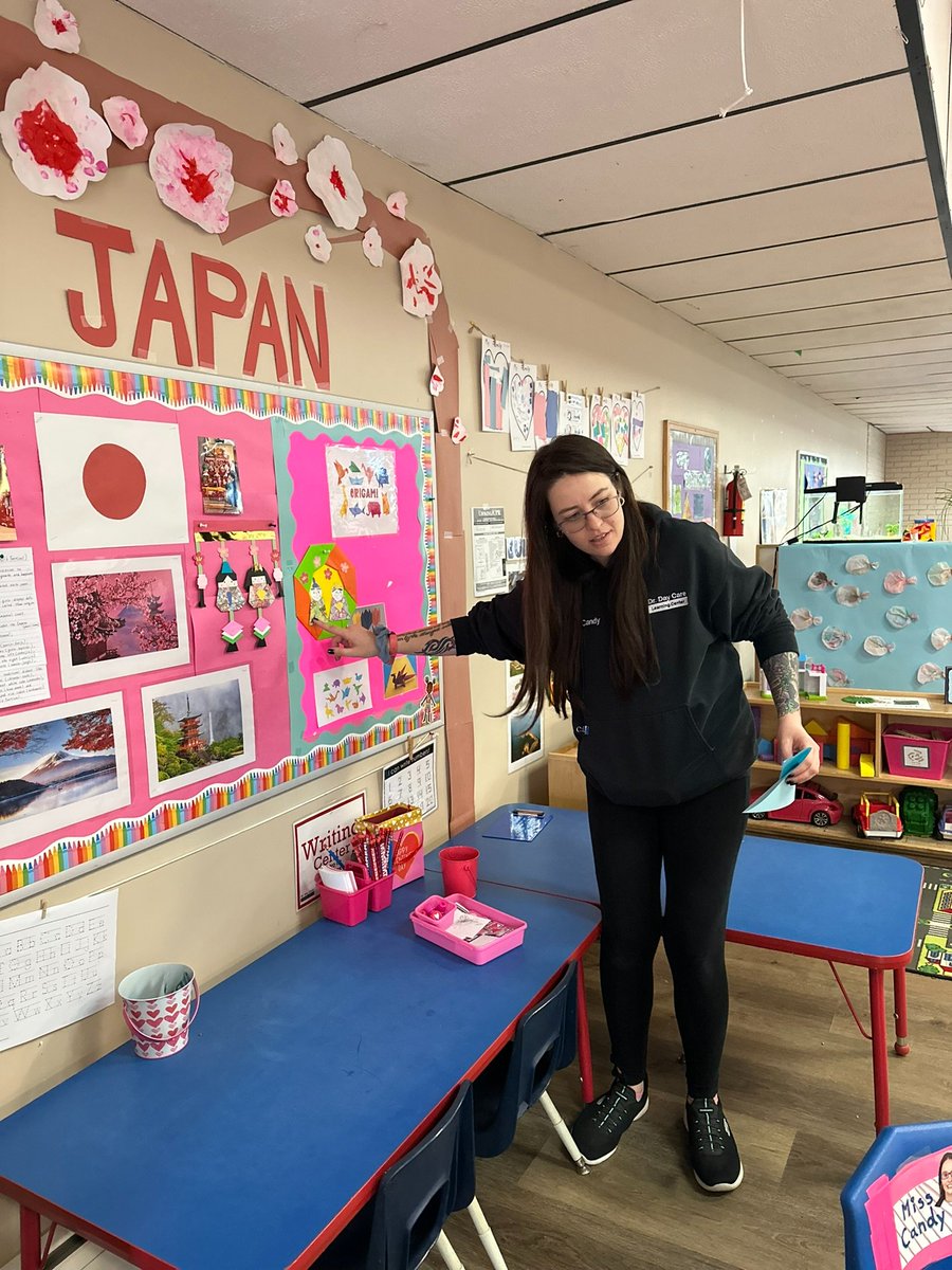 nurturedelc's tweet photo. ⭐️ STAFF SPOTLIGHT ⭐️ We are highlighting Ms. Candy! She is a Lead Preschool Teacher at #drdaycareeastgreenwich, for nearly four years. Her favorite part of the day is dramatic play, art projects, or playing outside.
#employeespotlight #weareddc #staffspotlight #teacherspotlight https://t.co/lOOHFi5vdj