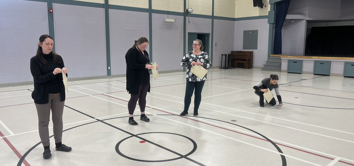 ststephenelem's tweet photo. We are very excited that four of our awesome teachers received their ‘B’ contracts from ASD-South today! #ssesbuzz https://t.co/JgQ1sVb5p7