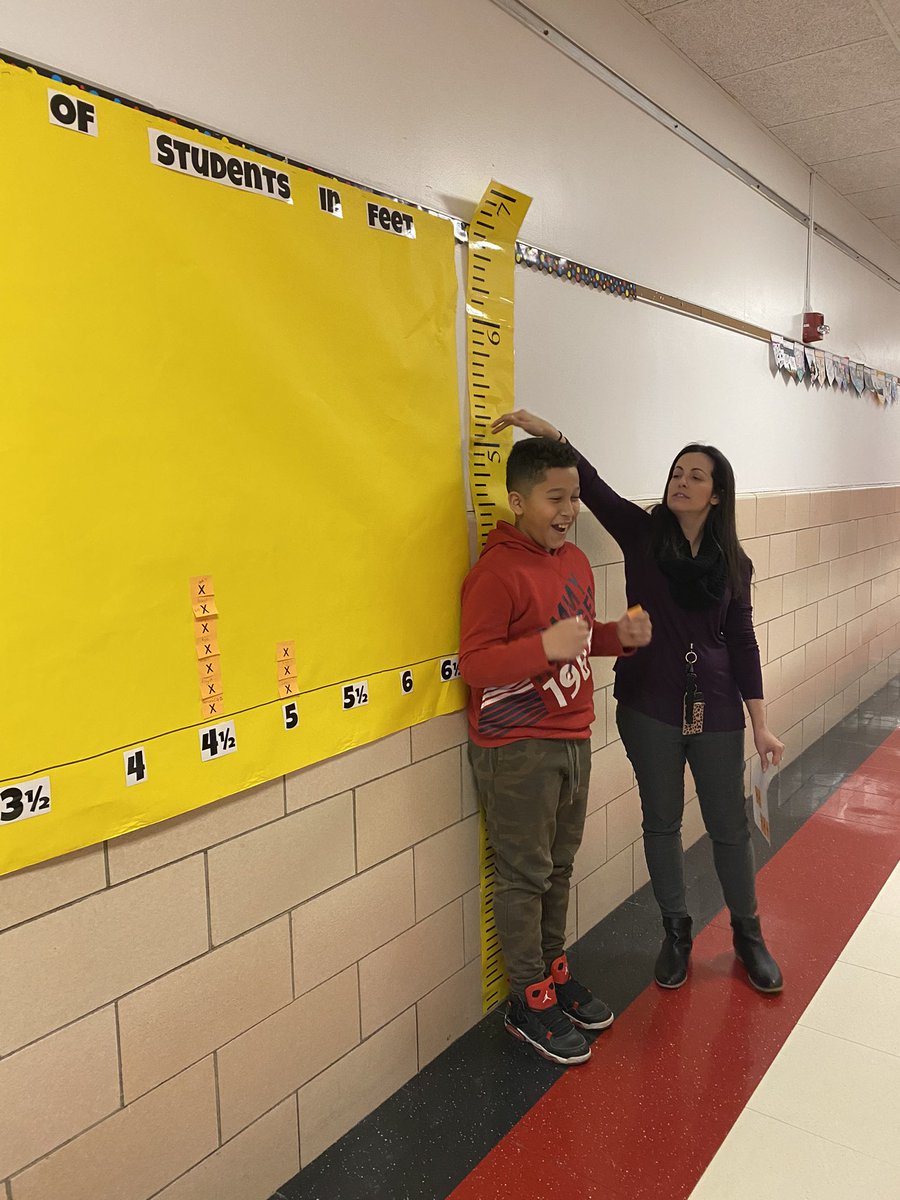 MrsTerrillion's tweet photo. Are you taller than a 5th grader? We used our knowledge of line plots to organize our data. Each 5th grade student measured themselves and plotted their height on the chart. Where would you measure up on our line plot?@IslandtreesMMS @BethRoemerIT https://t.co/Yww1pKBweh