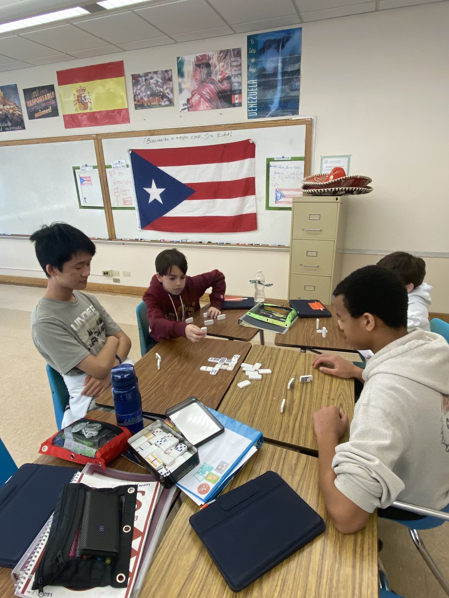 srstevejackson's tweet photo. Popham 7 students enjoyed a visit from Mrs. Kidd today; they learned about Puerto Rico and enjoyed playing Dominó! #scarsdalemspride #scarsdalewl https://t.co/sjQjxFRtpB