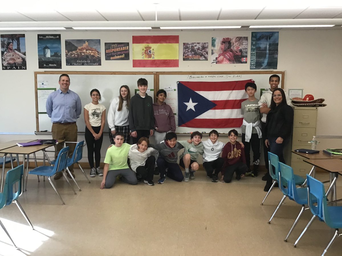srstevejackson's tweet photo. Popham 7 students enjoyed a visit from Mrs. Kidd today; they learned about Puerto Rico and enjoyed playing Dominó! #scarsdalemspride #scarsdalewl https://t.co/sjQjxFRtpB