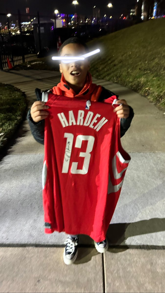 Everyone tag <a href="/JHarden13/">James Harden</a> for me !! My son and I appreciate him, I had an old rockets jersey , we need a game <a href="/sixers/">Philadelphia 76ers</a> one! Who can help make this happen for Bariq?