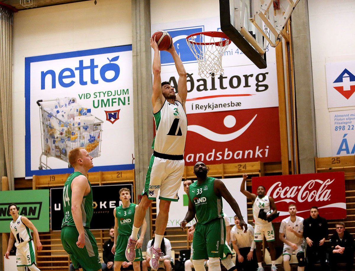 Njarðvík 135-95 Breiðablik
<a href="/nachomartin83/">Nacho Martín Monzón</a>  31pts/7rbs/3ast
<a href="/LisanDro_15/">LisanDro Rasio</a> 22pts/5rbs
<a href="/dbasile_10/">Dedrick Basile</a> 21pts/5rbs/5ast
<a href="/Matasovic31/">Mario</a> 20pts/11rbs/2ast
#Ljónagryfjan #Subwaydeildin 
📸 <a href="/skulisig/">Skuli Sigurdsson</a>