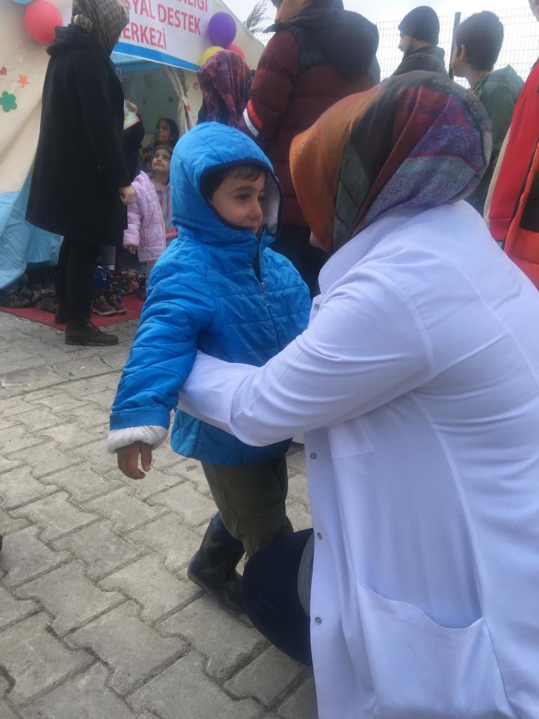 Deprem Bölgelerinde destanlar yazan  İl İSGB Koord., MEB AKUB Ekiplerimize,  İlçe İSG Uz, İlkyardım Mesul Müd, Okul Sağlığı Sorumlularımıza, Periyodik Kontrol Uz, Okul Sağlığı Hemşirelerimize, Gönüllü Personel ve Öğretmenlerimize, tüm çalışma arkadaşlarıma teşekkür ediyorum.