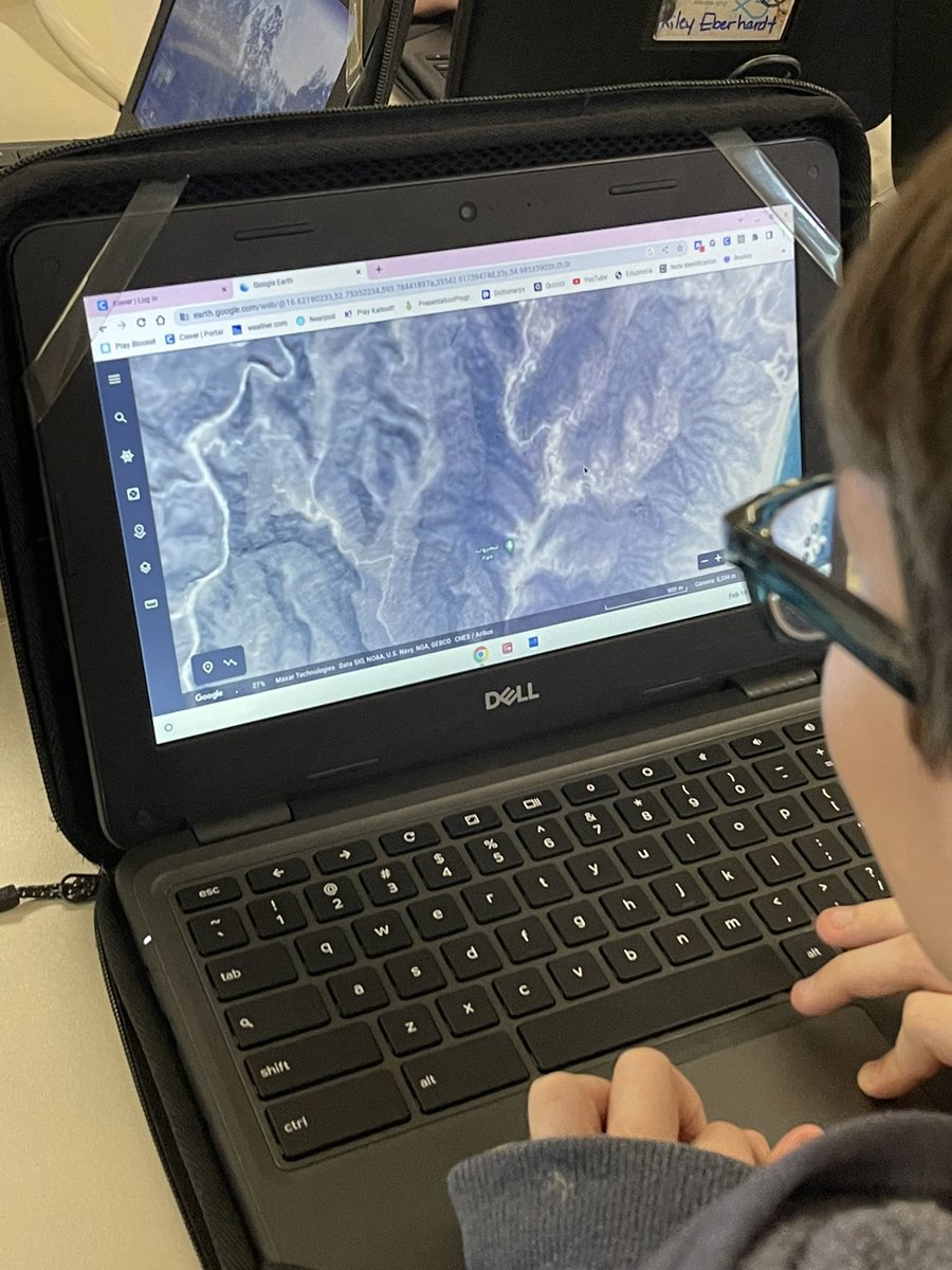 CeciGutierrez06's tweet photo. Accelerated Science Ss researching layers of Earth using Google Earth @llms https://t.co/RFo3IvPgsx
