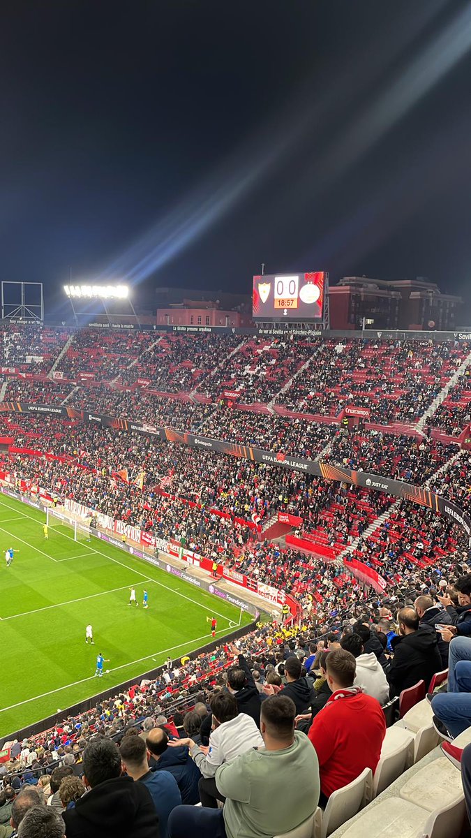 Manu G. (@kaxorrotriana) on Twitter photo Esto es lo que has conseguido #PepeCastro <a href="/SevillaFC/">Sevilla Fútbol Club</a> con tu política de carnets Esto es lo que has conseguido #PepeCastro <a href="/SevillaFC/">Sevilla Fútbol Club</a> con tu política de carnets