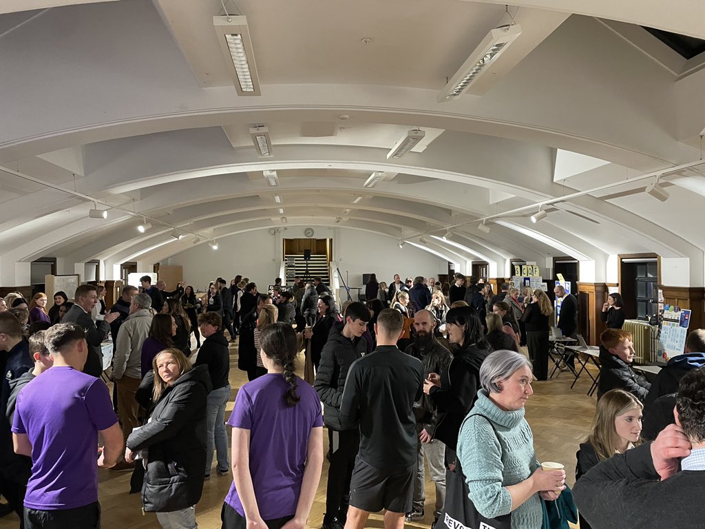 MarrColOfficial's tweet photo. Packed out Careers and Options evening for new S3 to S6 with over 50 stall holders sharing information and advice on careers and pathways. #Ambition #Pathwaysplanning 💜💛 https://t.co/Z1q1hdf9ng